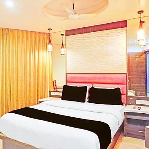 Hotel O Admire Suit